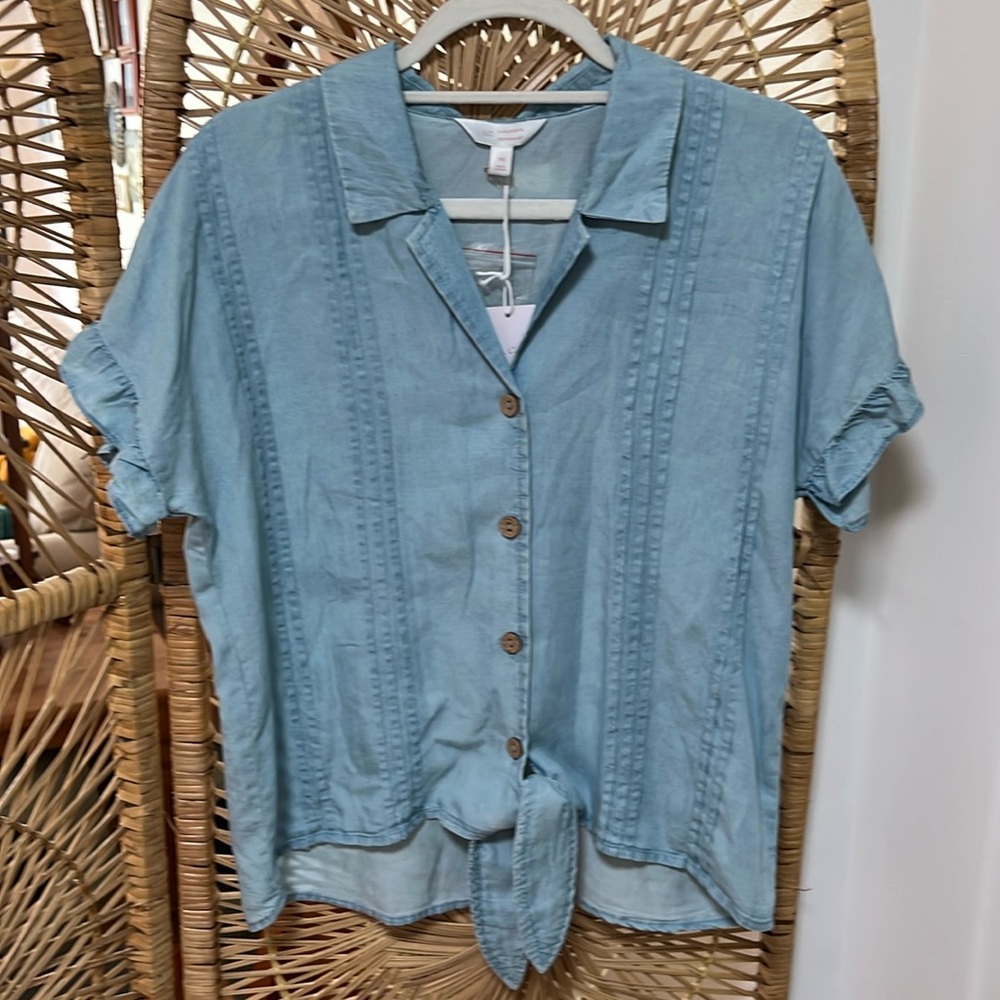 LC Lauren Conrad Soft Chambray Denim Short Sleeve Button-Up Top Front Ties M NWT